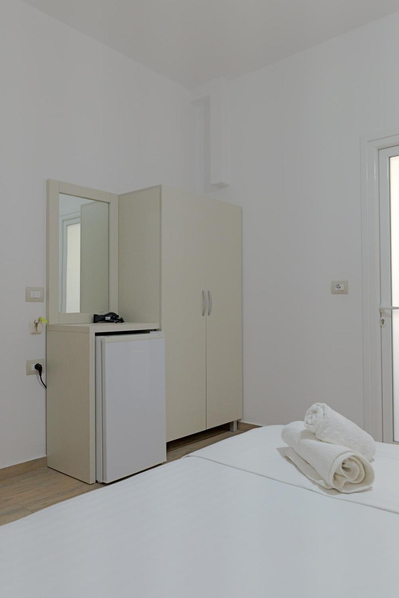 Hotel Veliaj Ksamil Exteriör bild