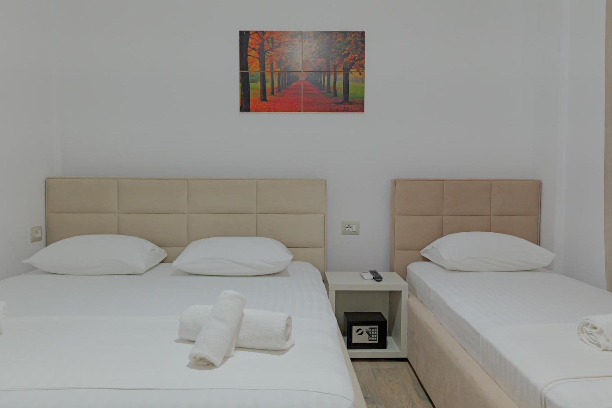 Hotel Veliaj Ksamil Exteriör bild