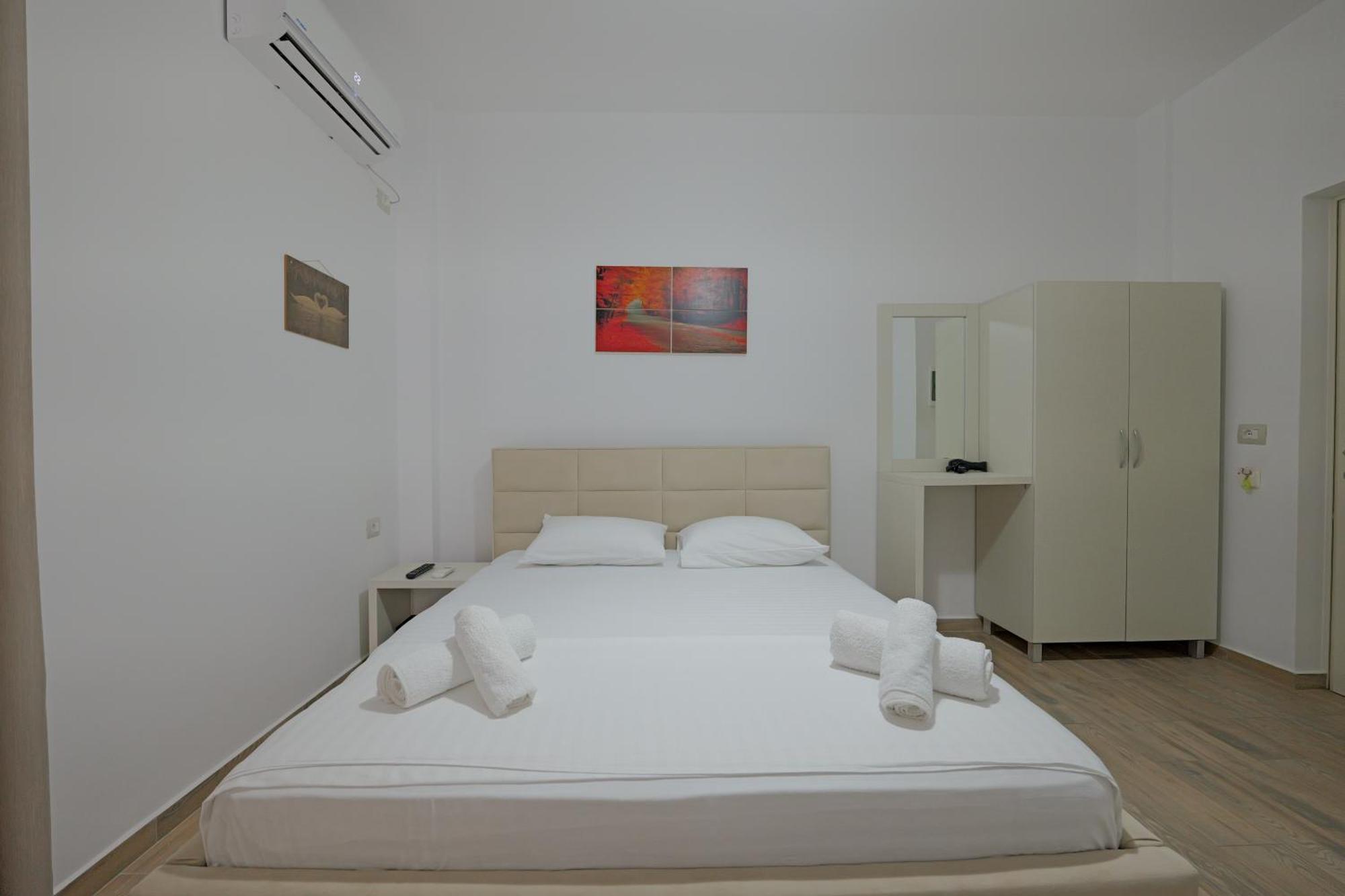 Hotel Veliaj Ksamil Exteriör bild