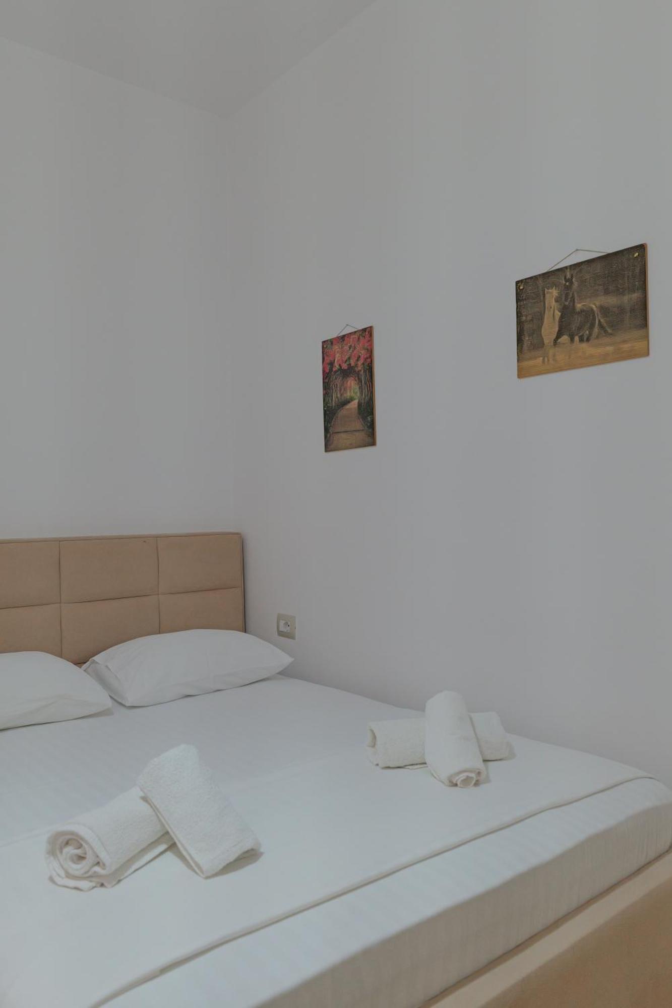 Hotel Veliaj Ksamil Exteriör bild