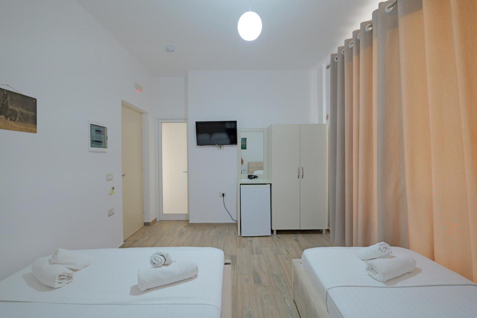 Hotel Veliaj Ksamil Exteriör bild