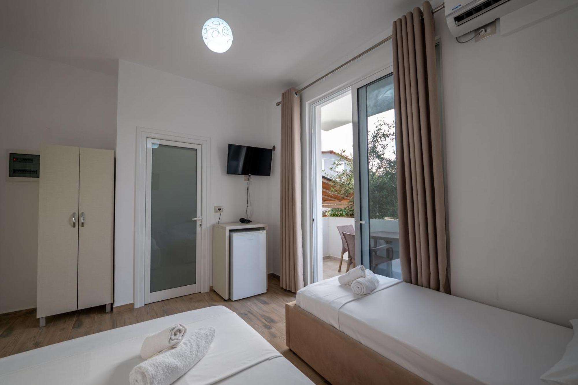 Hotel Veliaj Ksamil Exteriör bild